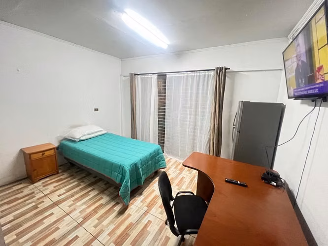 Arriendo pieza amplia con balcón y luz natural en centro Antofagasta