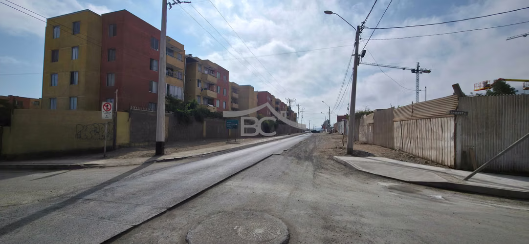 Se vende terreno en esquina. 2.688 m². (178565)