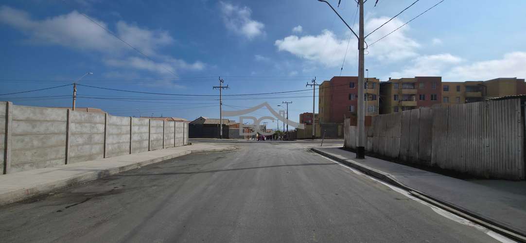 Se vende terreno en esquina. 2.688 m². (178565)