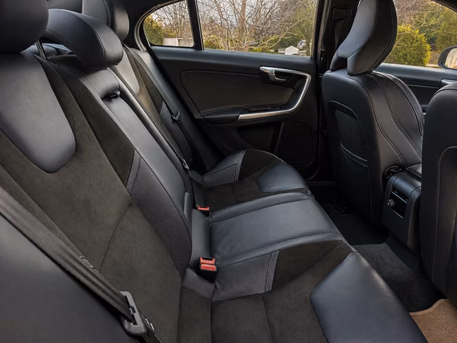 VOLVO S60 T4 R-DESIGN - 2015 | 2939