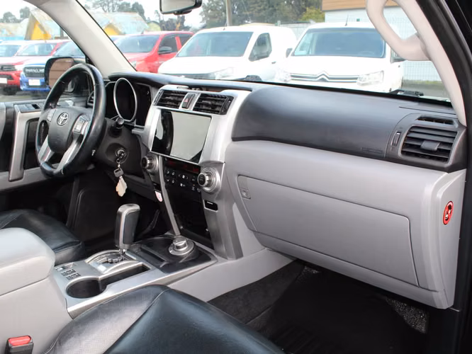TOYOTA 4Runner 4.0 AT 2011