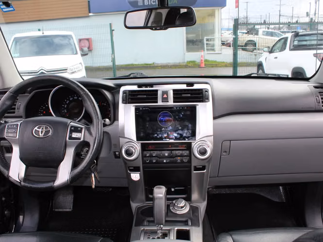 TOYOTA 4Runner 4.0 AT 2011
