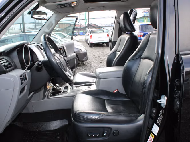 TOYOTA 4Runner 4.0 AT 2011