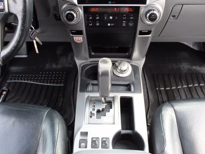 TOYOTA 4Runner 4.0 AT 2011