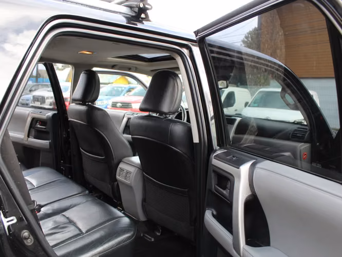 TOYOTA 4Runner 4.0 AT 2011