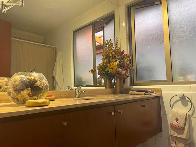 Amplia Casa 4D+3B+Estac+Bodega y Piscina (178573)