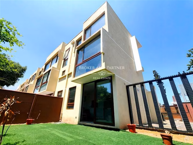 Townhouse listo para habitar La Reina Condominio