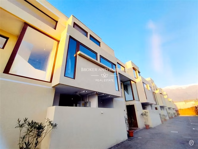 Townhouse listo para habitar La Reina Condominio