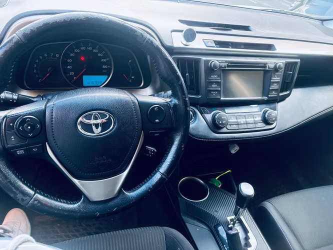 SE VENDE VERSION LUJO TOYOTA RAV4 AUTOMATICA