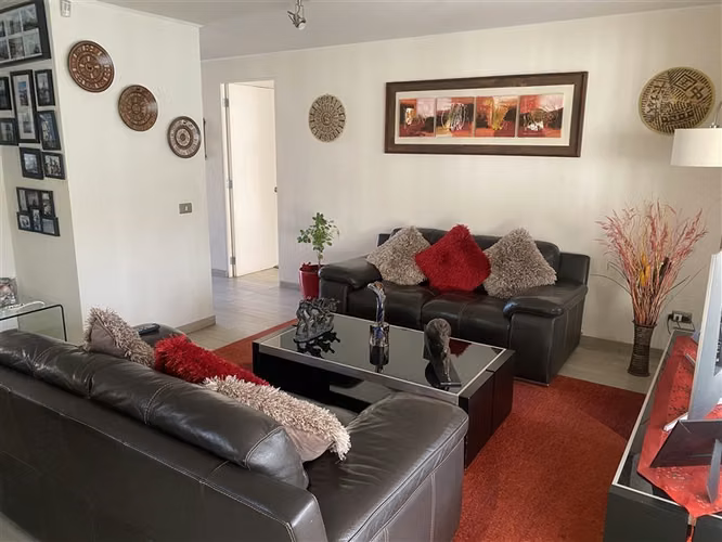 Casa en venta de 5 dorm. en Peñalolén