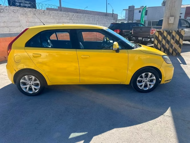 Auto MG 3 año 2018