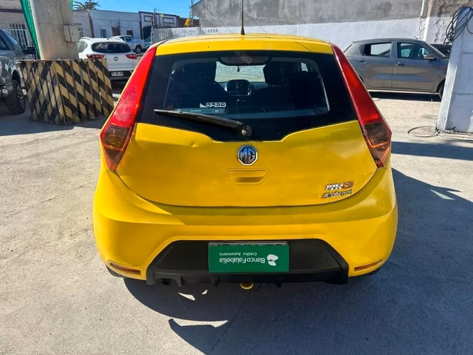 Auto MG 3 año 2018