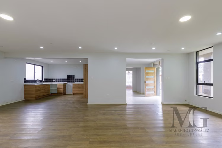 AMPLIA CASA EN ARRIENDO – SECTOR BELLAVISTA, TOMÉ