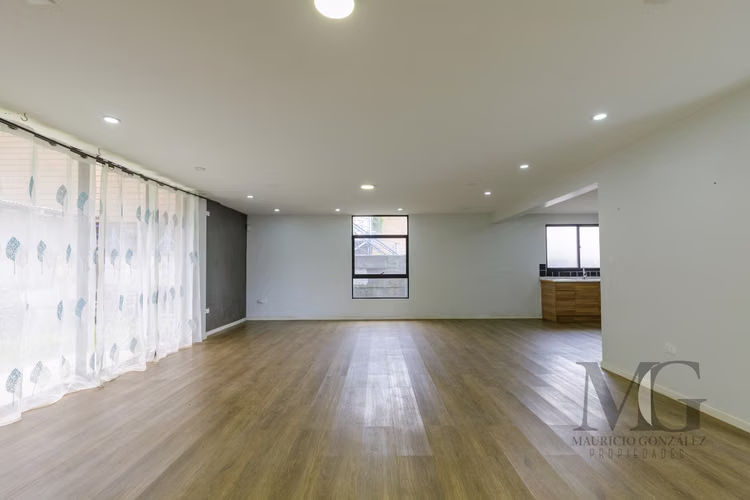 AMPLIA CASA EN ARRIENDO – SECTOR BELLAVISTA, TOMÉ