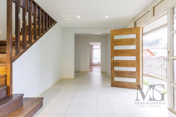 AMPLIA CASA EN ARRIENDO – SECTOR BELLAVISTA, TOMÉ