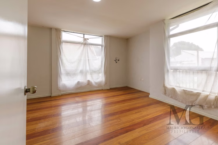 AMPLIA CASA EN ARRIENDO – SECTOR BELLAVISTA, TOMÉ
