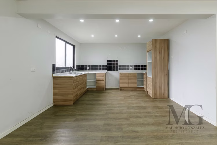AMPLIA CASA EN ARRIENDO – SECTOR BELLAVISTA, TOMÉ