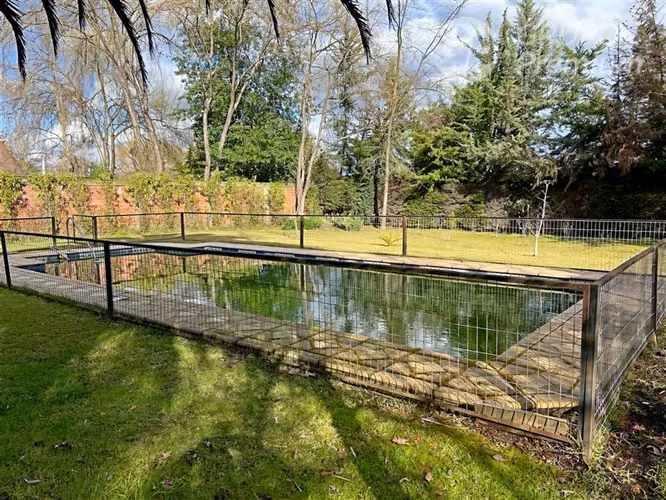 Casa familiar con piscina y quincho en Curicó. Trato directo