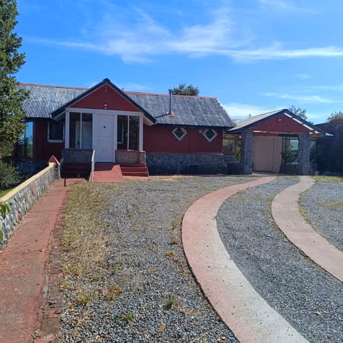 ¡CASA EN PUERTO MONTT CON VISTA AL MAR Y GRAN TERRENO!