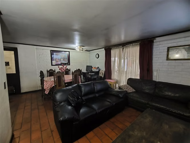 Casa en venta de 3 dorm. en Maipú pajaritos