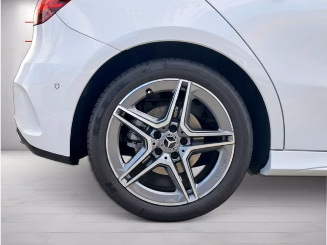 MERCEDES-BENZ A200 LOOK AMG 1.3 AUT  2026