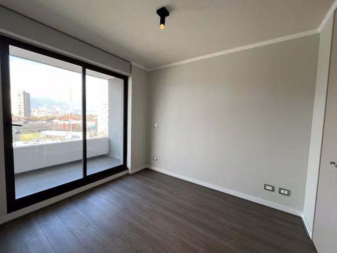 MODERNO DEPARTAMENTO 2D CON AMPLIA TERRAZA A PASOS DEL METRO IRARRÁZAVAL