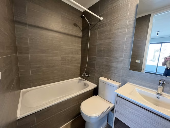 MODERNO DEPARTAMENTO 2D CON AMPLIA TERRAZA A PASOS DEL METRO IRARRÁZAVAL