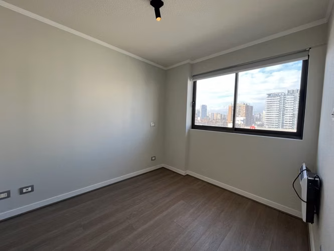 MODERNO DEPARTAMENTO 2D CON AMPLIA TERRAZA A PASOS DEL METRO IRARRÁZAVAL