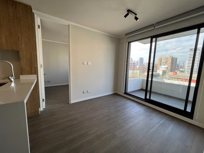 MODERNO DEPARTAMENTO 2D CON AMPLIA TERRAZA A PASOS DEL METRO IRARRÁZAVAL