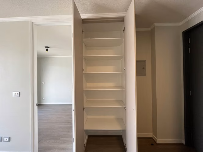 MODERNO DEPARTAMENTO 2D CON AMPLIA TERRAZA A PASOS DEL METRO IRARRÁZAVAL