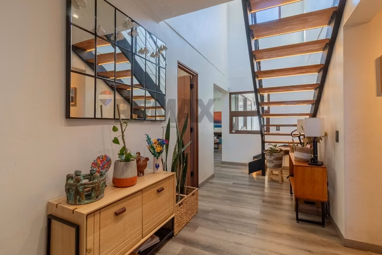 Casa remodelada, 6d + 5b vitacura