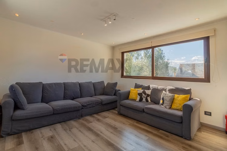 Gran casa remodelada, 6d con vista a la cordillera