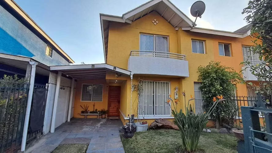 Casa Amplia con tres estacionamientos (178580)