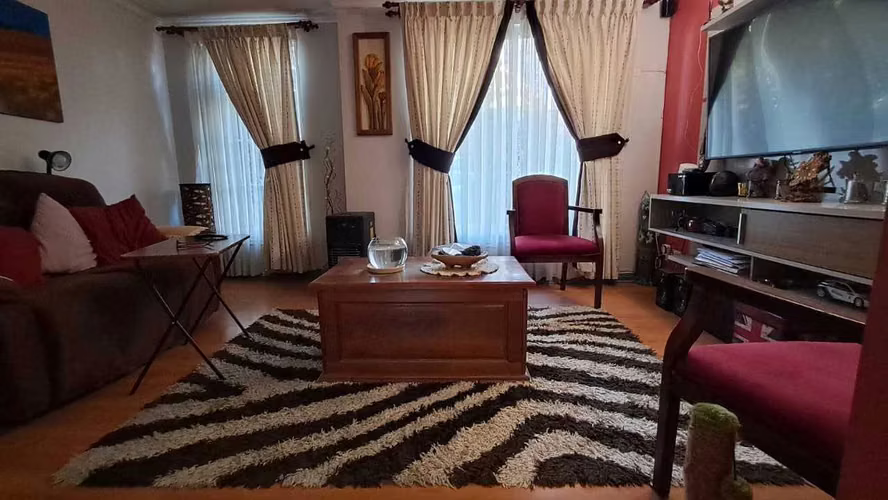 Casa Amplia con tres estacionamientos (178580)