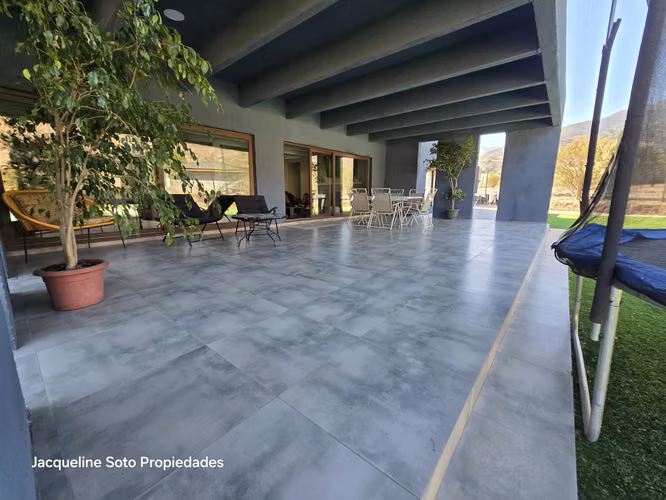VENDO PARCELA  1/2 HA EN CURACAVI CON CASA, PISCINA Y CANCHA - Imagen 7