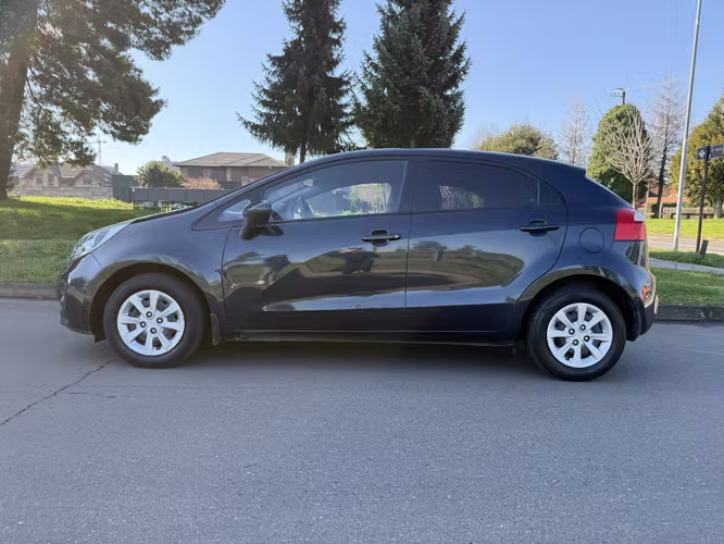 KIA RIO 5