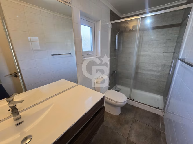 Moderna casa en Valle Volcanes, 3 hab en Condominio