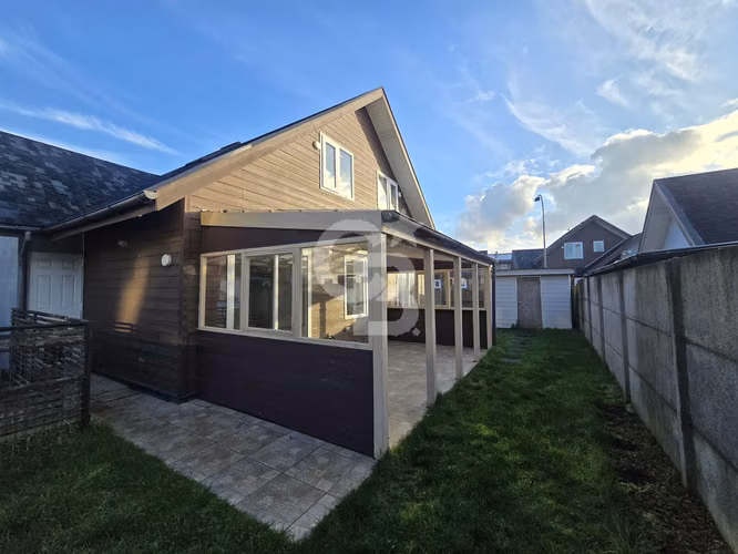 Moderna casa en Valle Volcanes, 3 hab en Condominio