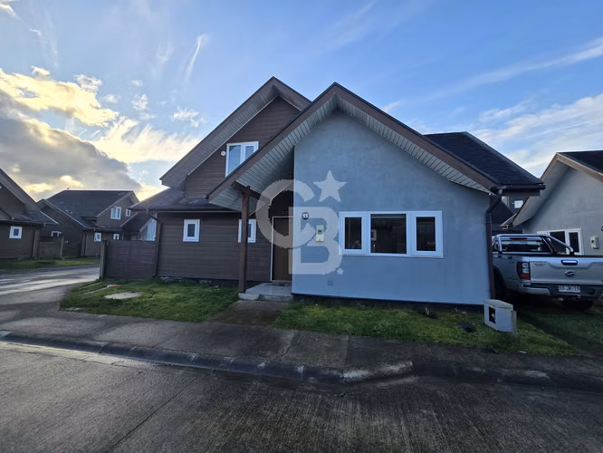Moderna casa en Valle Volcanes, 3 hab en Condominio