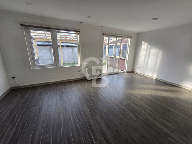 Moderna casa en Valle Volcanes, 3 hab en Condominio