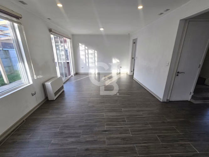 Moderna casa en Valle Volcanes, 3 hab en Condominio