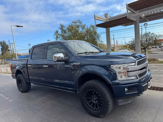 FORD F150 PLATIUM FULL 4X4 AUTOMATICA 2019 - Imagen 2