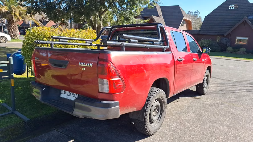 vendo toyota hilux DX 4x4 año 2021