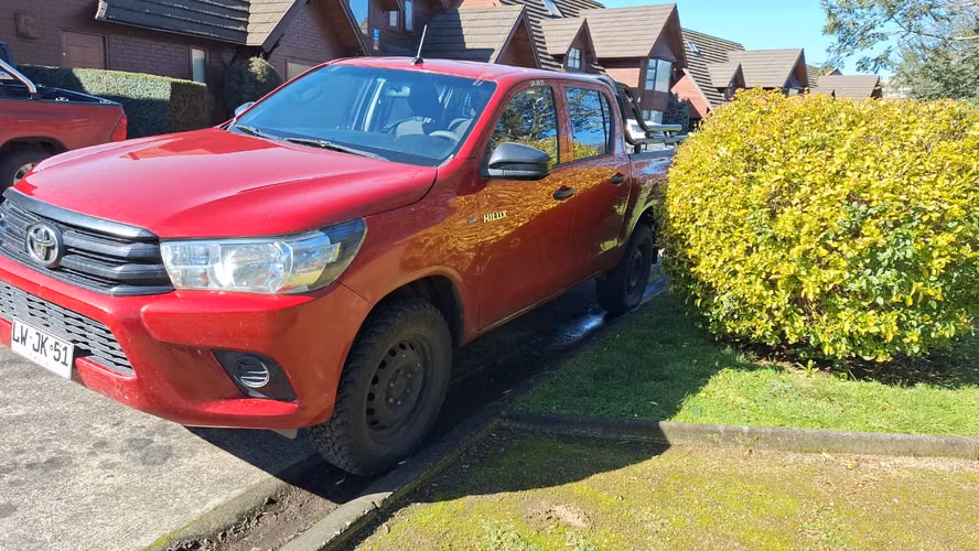 vendo toyota hilux DX 4x4 año 2021