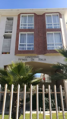 Inversión a Pasos del Mar: Depto 3D/1B Alta Rentabilidad en Eje Cuatro Esquinas, La Serena.