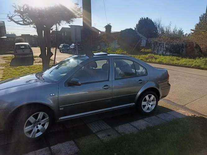Volkswagen Bora 2.0 Trendline Sky 2011 - Impecable, Al Día