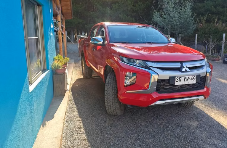 Camioneta Mitsubishi L200 4x4 año 2023