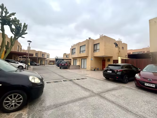CASA EN VENTA – CONDOMINIO HUALLES, ARICA / AZAPA