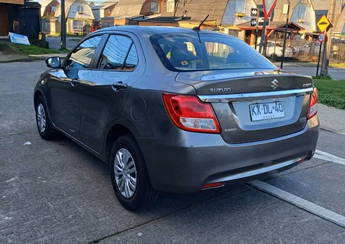 Vendo auto Suzuki Dzire año 2019. Única dueña.
