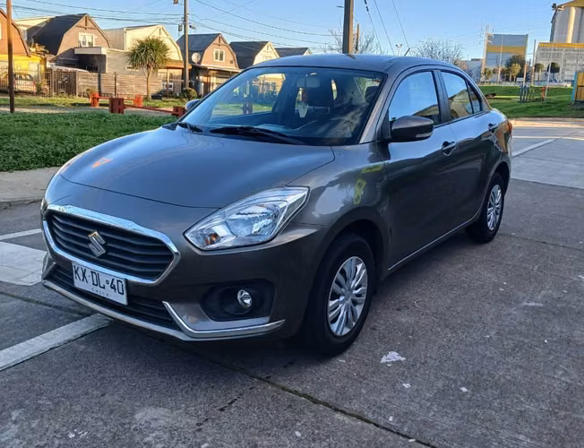 Vendo auto Suzuki Dzire año 2019. Única dueña.